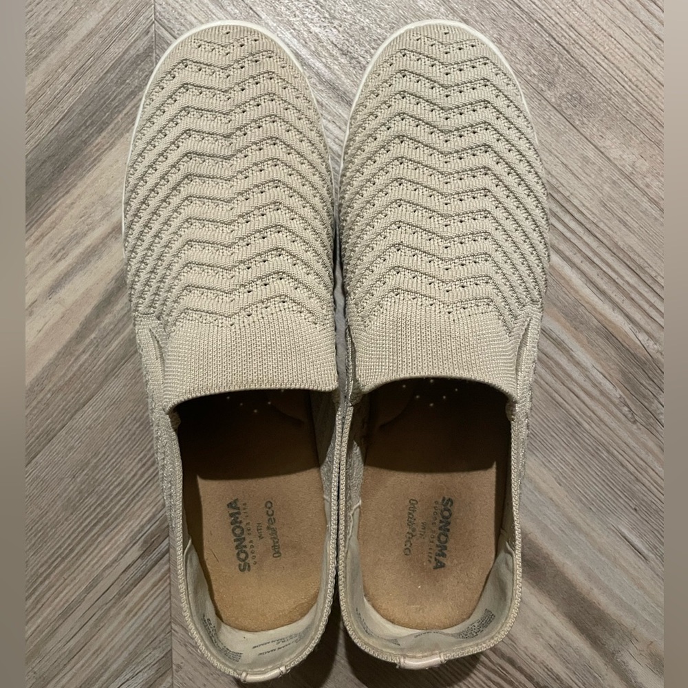 Slip on sneakers